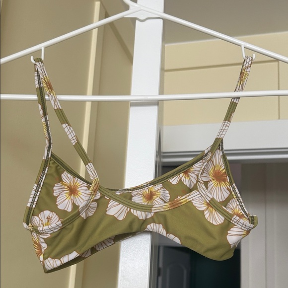 Benoa Swim Citrine Bikini Top Petite - Picture 2 of 5